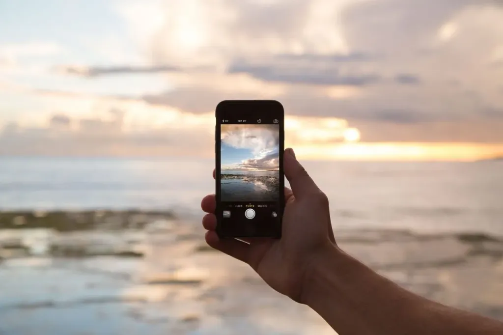 Ciekawe i modne akcesoria telefoniczne – co warto mieć?
