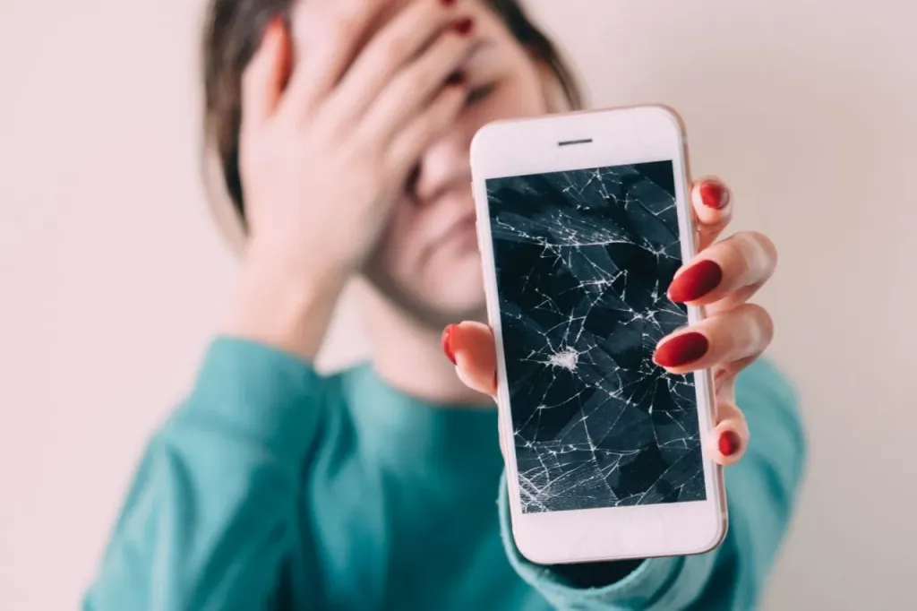 Czy naprawa uszkodzonego telefonu się opłaca?