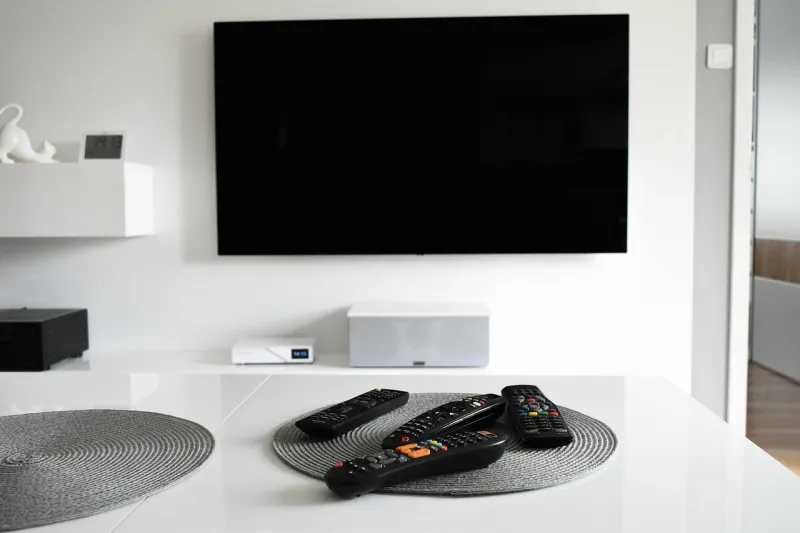 Jak połączyć telefon z TV? Sprawdzone metody